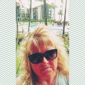 Meet your Posher, Sheila